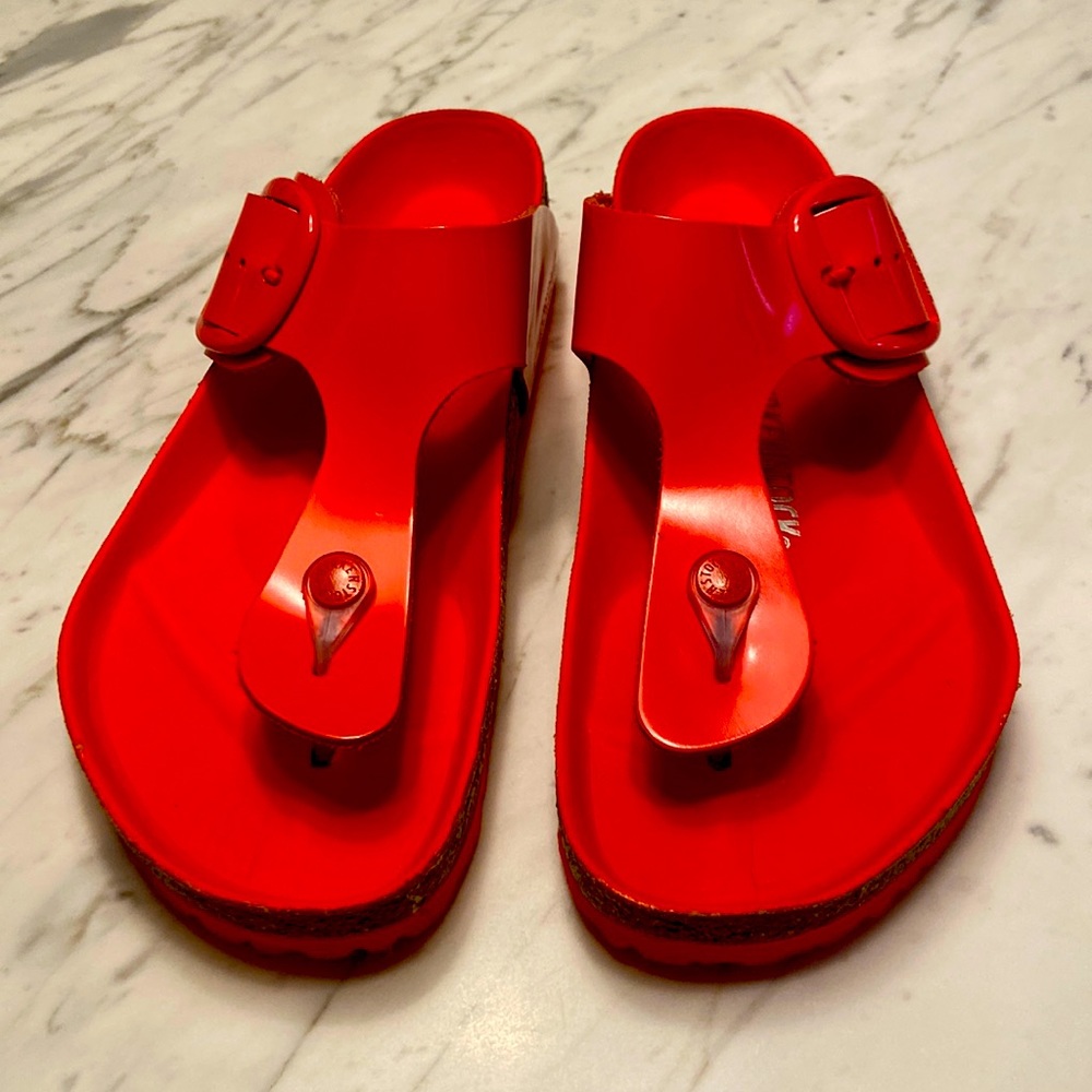 Birkenstocks Gizeh Big Buckle Sandals Brand New…Never Worn.